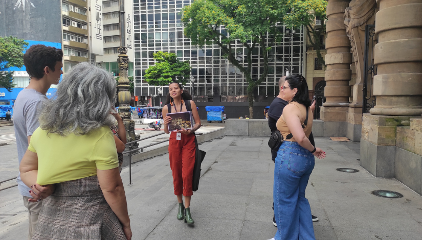 Visita temática  “(Re) Entorno: Um Percurso de Descoberta do Entorno ao Theatro Municipal”