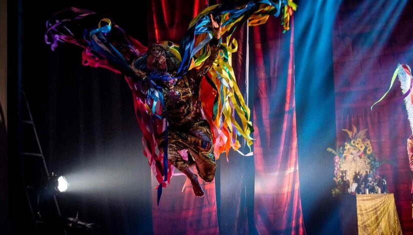 Espetáculo Da Cor de Cobre